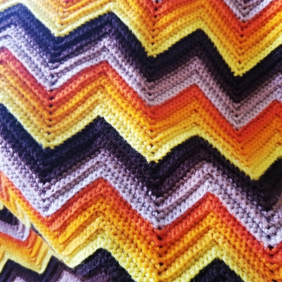 Afghan Throw -Vintage Handmade Finds - Picture 2 of 4